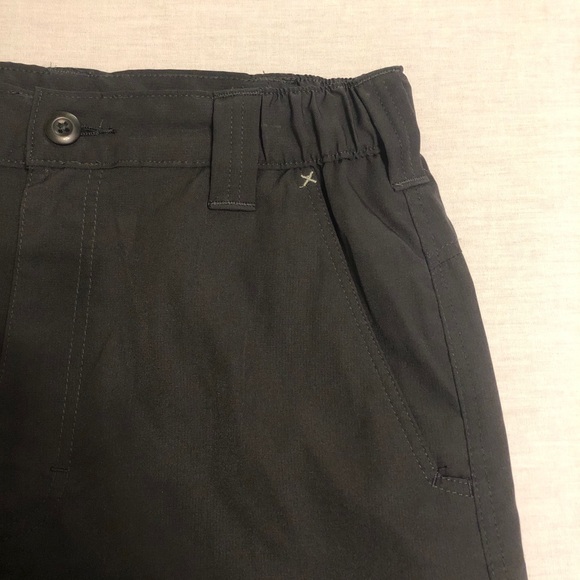 Black Cargo Shorts Zipper Pockets - 30 - Picture 3 of 9